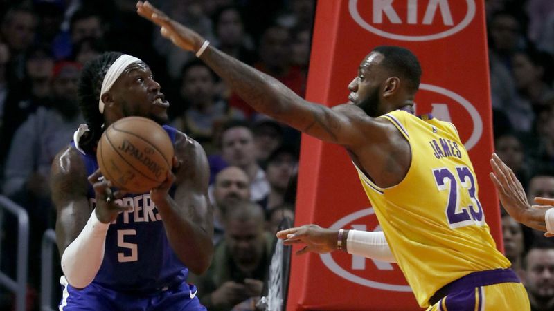 Lakers đang khập khiễng với Clippers