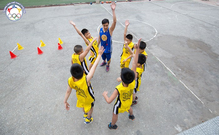 Lớp học bóng rổ cho trẻ em ở hà nội